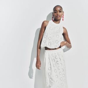 Zara White Sleeveless Blouse